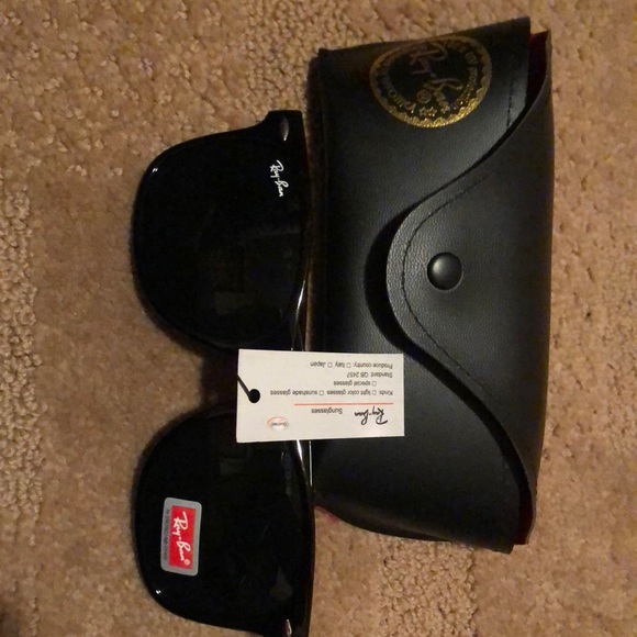 PRICE DROP!NEW unisex Ray Ban sunglasses